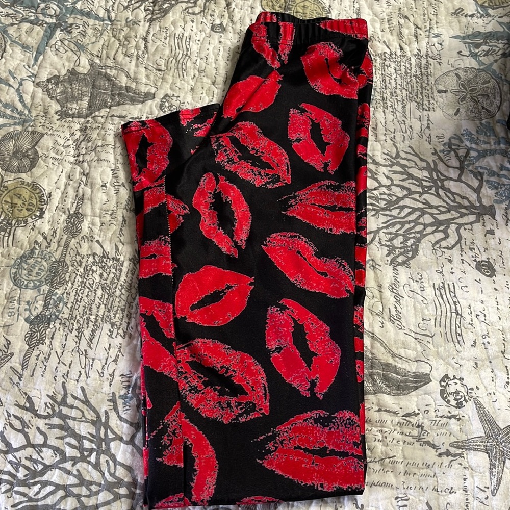 Lip leggings size 4 stretchy